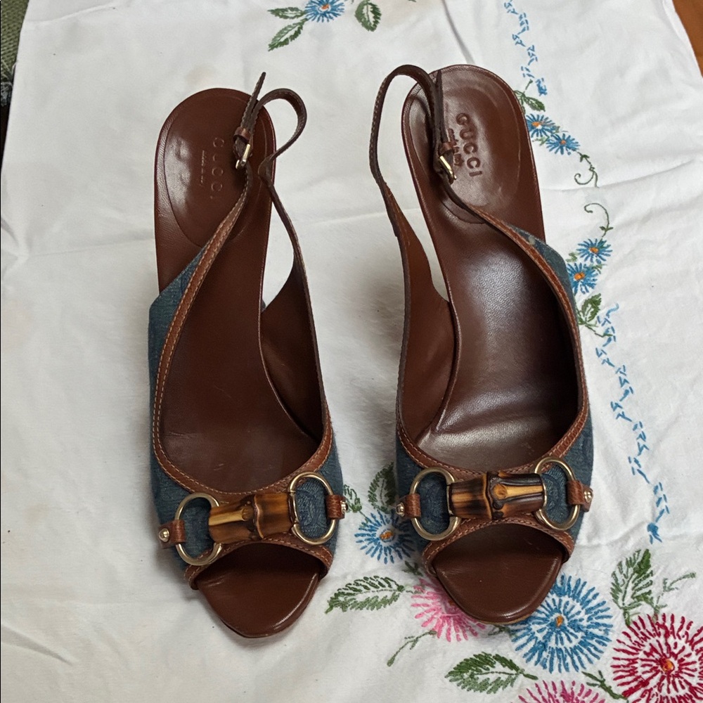 Gucci Women's Sandals in Brown and Blue